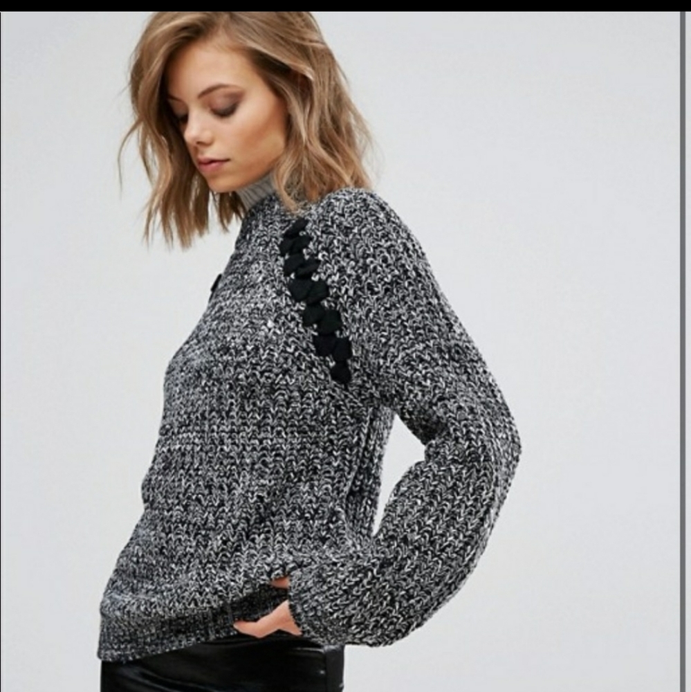 Revolve J.O.A. chunky lace up crew neck sweater women size XS